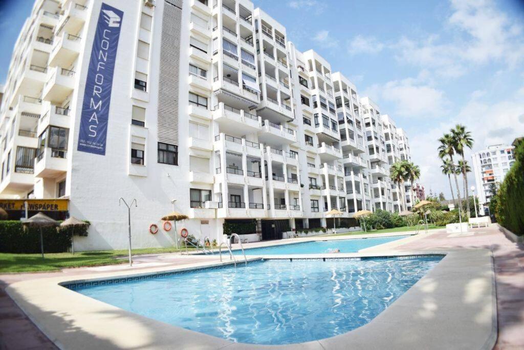 Bonito Atico En Primera Linea De Playa Con Piscina Fuengirola Exterior foto